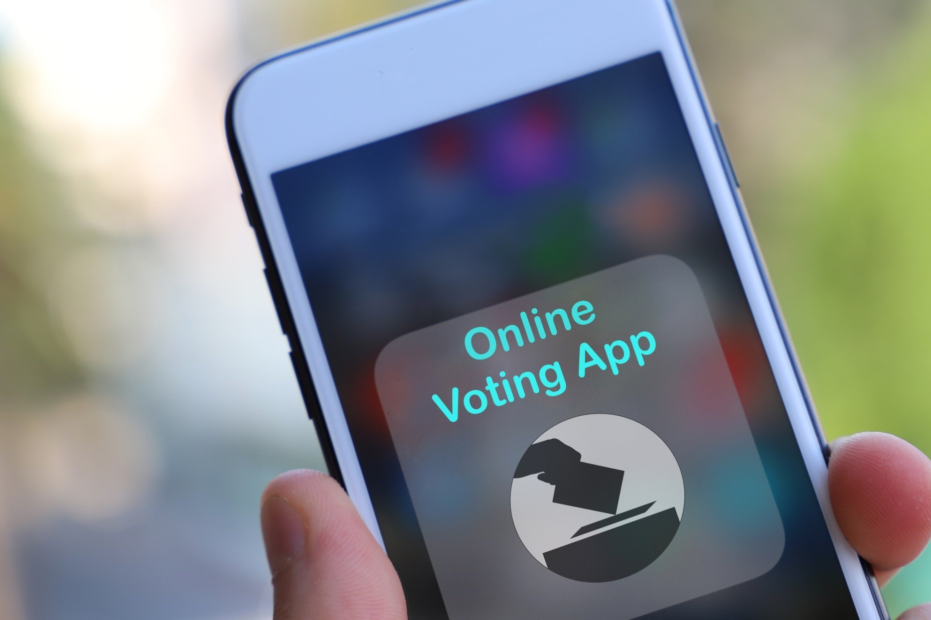 phone with voting app